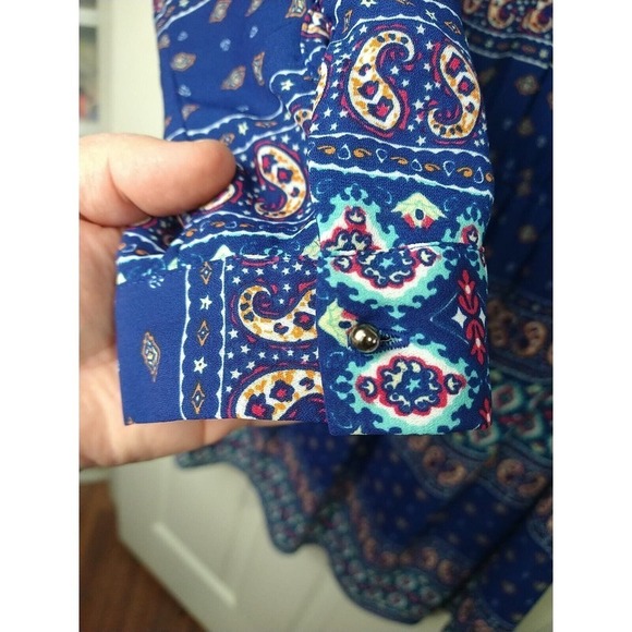 DanielRainn 2 Blue Paisley Long Roll Tab V Neck Shirt Blouse. Size M - Picture 6 of 14